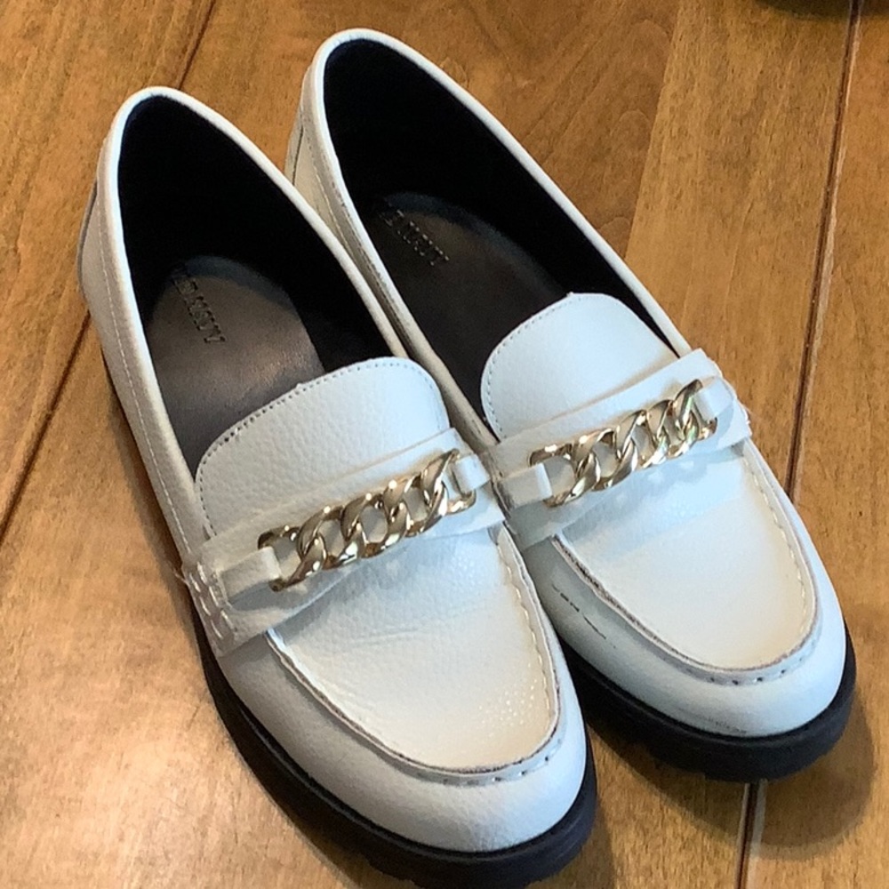 Old Navy White and Gold Flats with Chain Detail